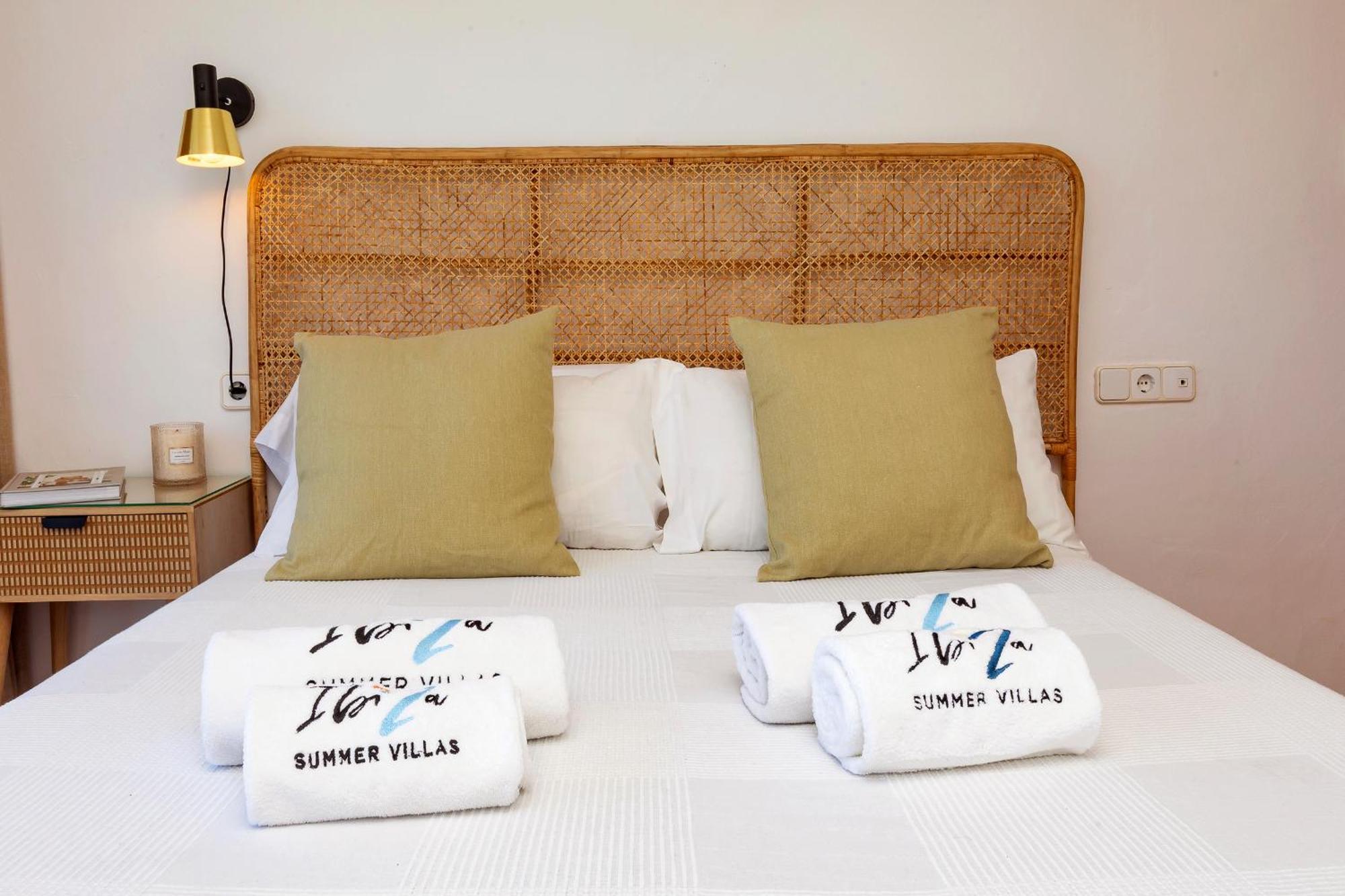 Near San Antonio Sleeps 11 Villa Sant Antoni de Portmany